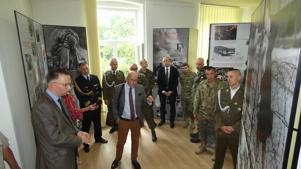Expoziția ,,Războiul Rece. Scurtă istorie a unei lumi divizate”