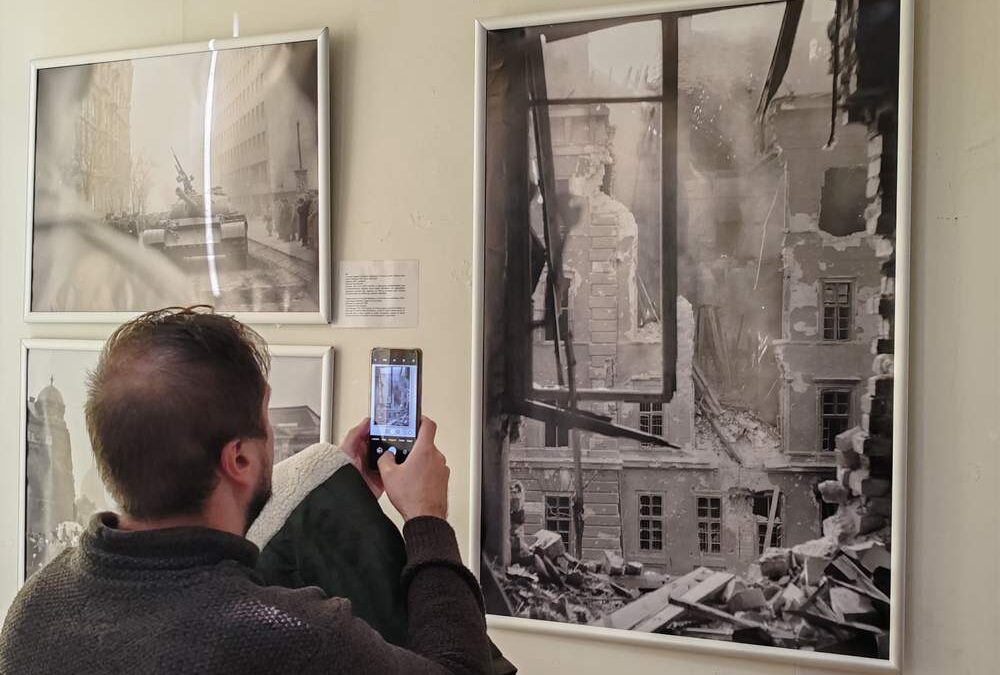 Fotografii ascunse. Budapesta, revoluție, 1956